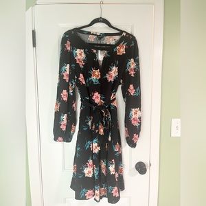 Brand new Torrid long-sleeved floral belted dress, size 1 (14-16)